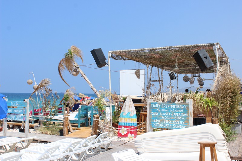 Tonic Beach Bar on Sunday